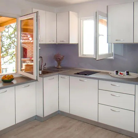 Semesterbostad Marica By Interhome